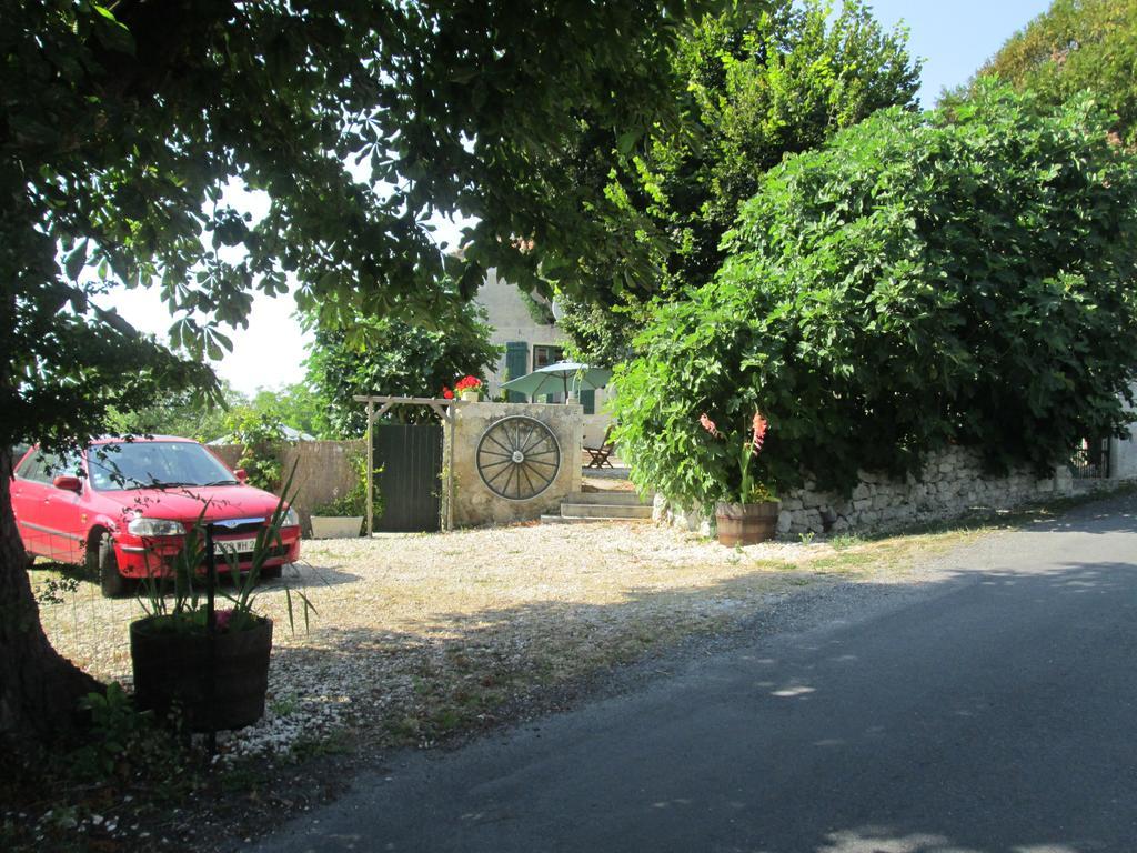 Le Petit Lavoir Saint-Paul-Lizonne ภายนอก รูปภาพ